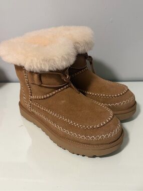 UGG classic mini alpine Boot- Chestnut Suede Faux-Fur Cuff Boot
